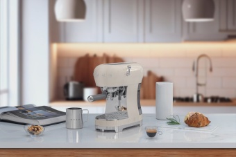 Детальное фото товара: Smeg ECF02CREU